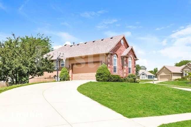13400 Sycamore Dr in Platte City, MO - Building Photo - Building Photo