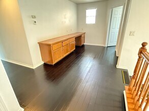 9093 Seal Beach Dr in Hesperia, CA - Building Photo - Building Photo