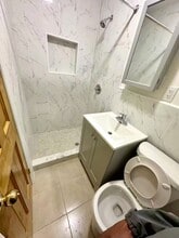 488 McDonald Ave, Unit 2 in Brooklyn, NY - Building Photo - Building Photo