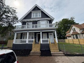 2213-2215-2215 N Holton St in Milwaukee, WI - Building Photo