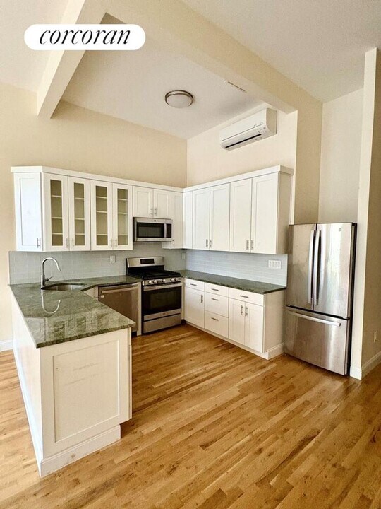 87 1st Pl in Brooklyn, NY - Building Photo