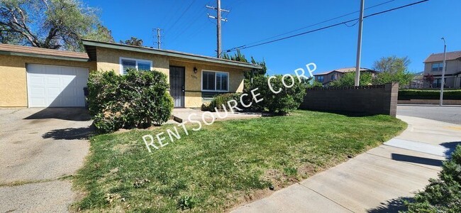 42000 Blueflax Ave in Lancaster, CA - Building Photo - Building Photo