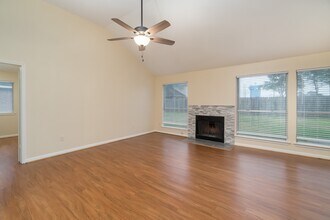 5306 Acorn Ct in League City, TX - Building Photo - Building Photo