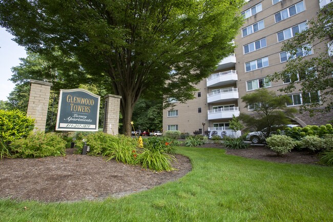 Glenwood Towers in Erie, PA - Building Photo - Building Photo