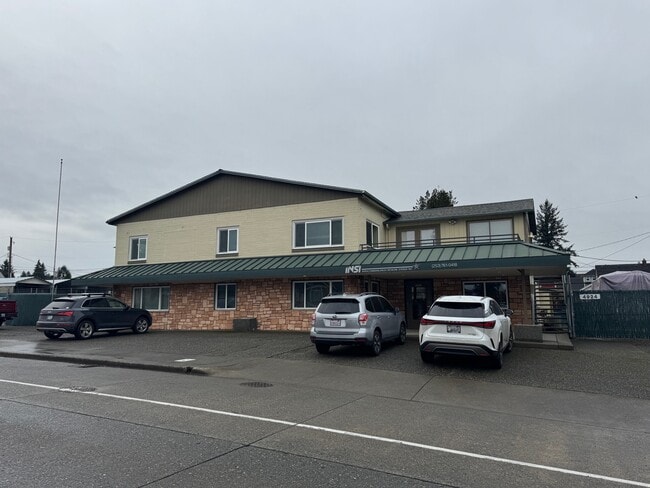 property at 4924 N Pearl St