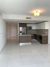 5252 NW 85th Ave in Doral, FL - Building Photo - Building Photo