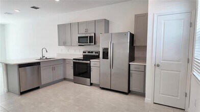 2937 Skyline Lp in Kissimmee, FL - Building Photo - Building Photo