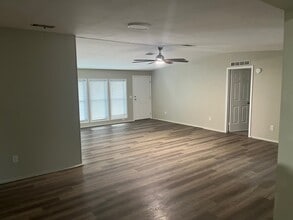 65 Whisper Way in Havana, FL - Foto de edificio - Building Photo