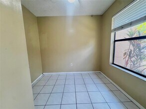 2143 St Marteen Ct in Kissimmee, FL - Building Photo - Building Photo