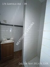 176 Garfield Ave in Jersey City, NJ - Building Photo - Building Photo