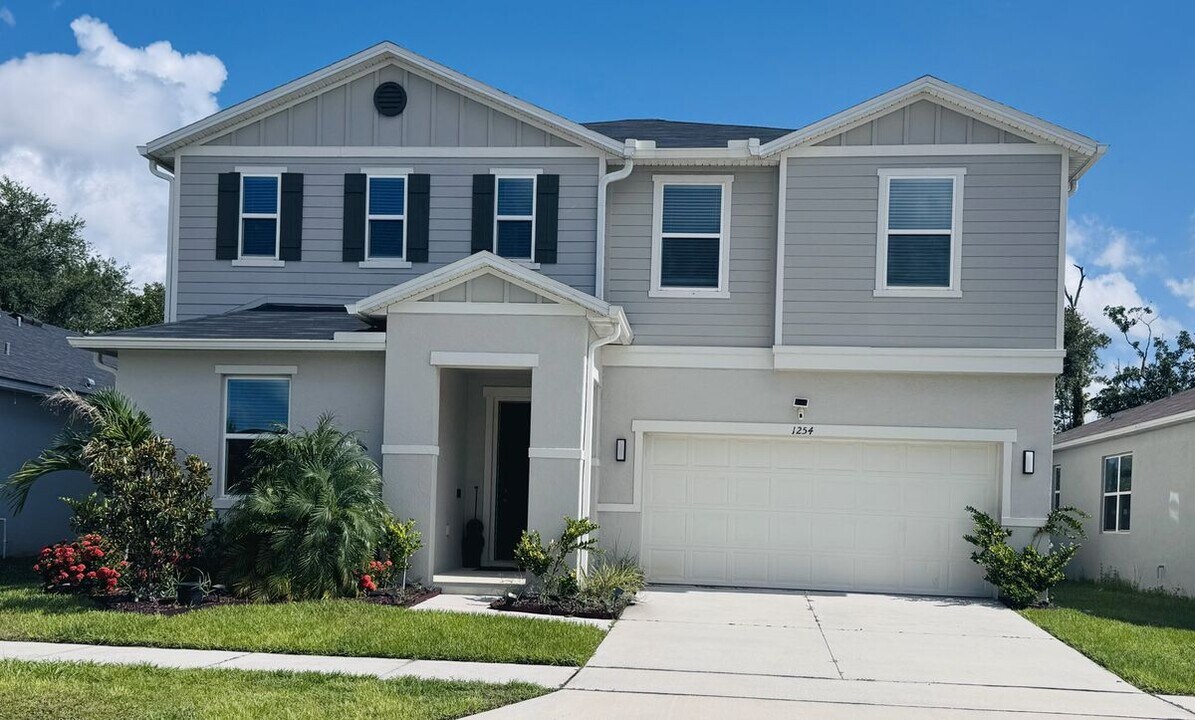1254 Augustus Dr in Davenport, FL - Building Photo