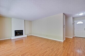 1341-1343 Kingfisher Way in Sunnyvale, CA - Building Photo - Building Photo