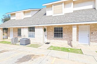 8911 McPherson Rd, Unit 2A in Laredo, TX - Building Photo - Building Photo