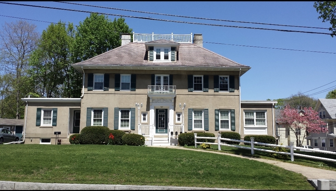 33 High St, Unit Apartment in North Attleboro, MA - Building Photo