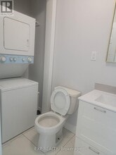 499 Sherin Dr in Oakville, ON - Building Photo - Building Photo