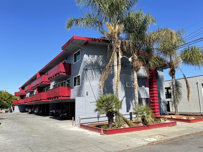 Harrison St Apartments in Redwood City, CA - Foto de edificio - Building Photo