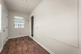 1066 W 13th St in Jacksonville, FL - Building Photo - Building Photo