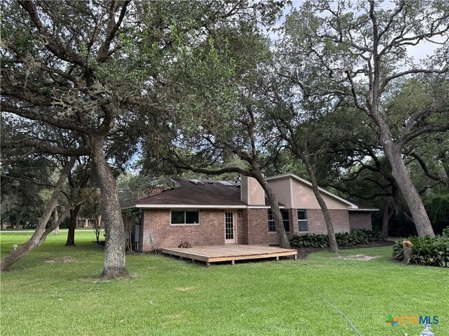 778 Live Oak Dr in Inez, TX - Building Photo - Building Photo