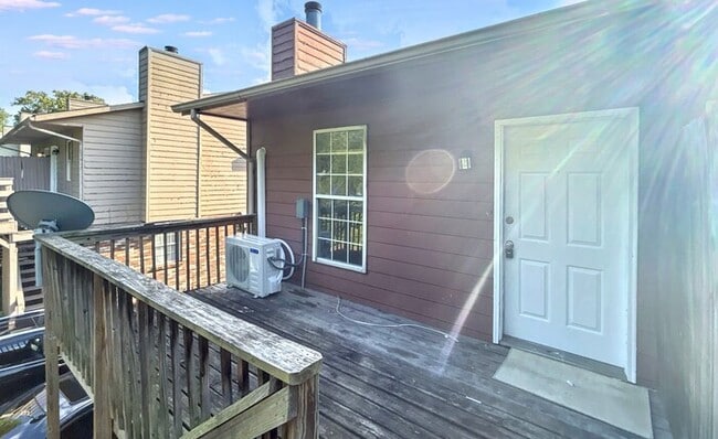 5118 Linbar Dr in Nashville, TN - Foto de edificio - Building Photo