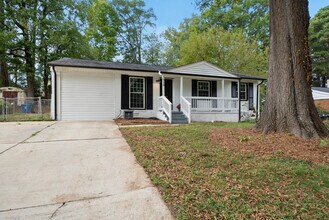 2910 Driftwood Dr in Durham, NC - Building Photo - Building Photo