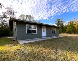 3445 Bump Nose Rd in Marianna, FL - Building Photo