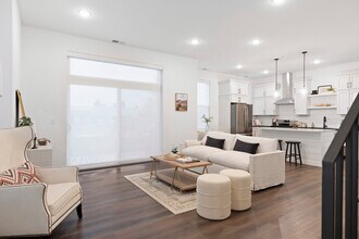 The Reserve at Sono in Vadnais Heights, MN - Foto de edificio - Building Photo
