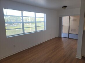 15285 SW 107th Ln, Unit 208 in Miami, FL - Building Photo - Building Photo