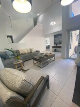 6131 NW 43rd Ave in Coconut Creek, FL - Foto de edificio - Building Photo