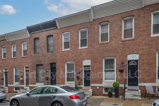 127 S Robinson St in Baltimore, MD - Building Photo