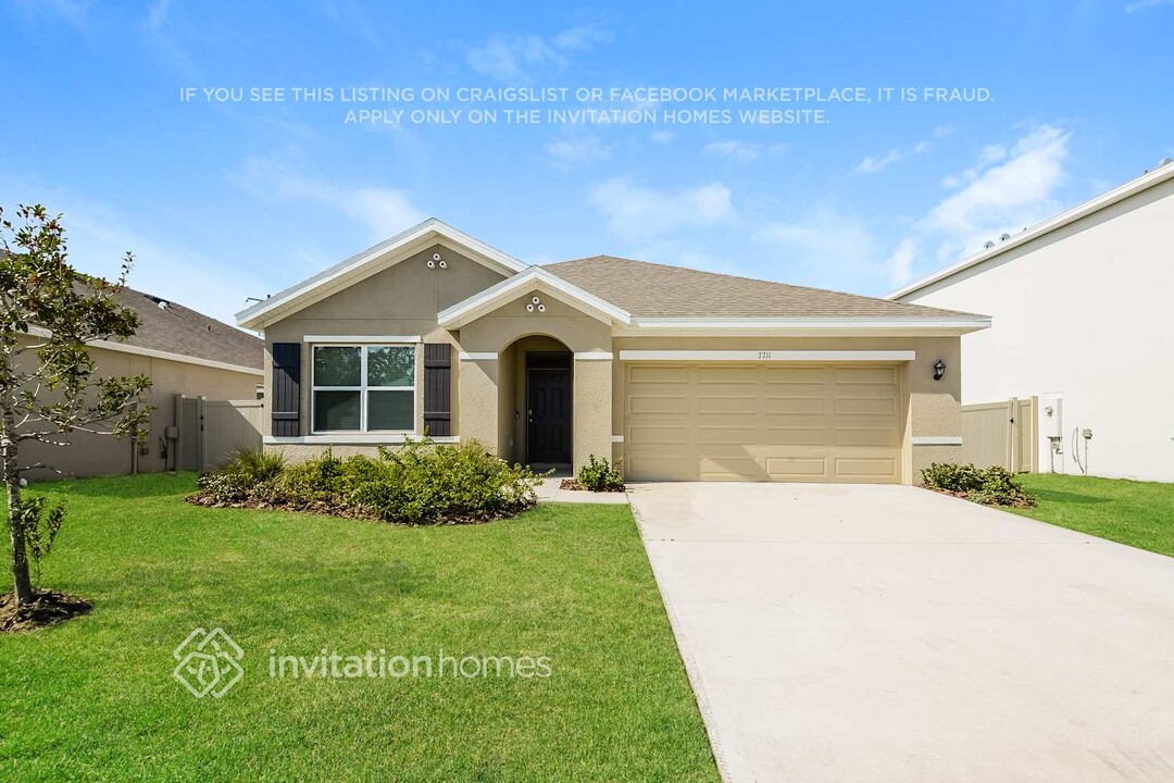 7711 Harbor Moor Dr in Palmetto, FL - Building Photo