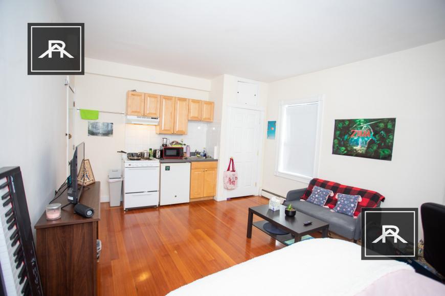 17 Keswick St in Boston, MA - Building Photo