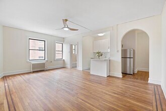 821 Bergen Ave in Jersey City, NJ - Building Photo - Building Photo