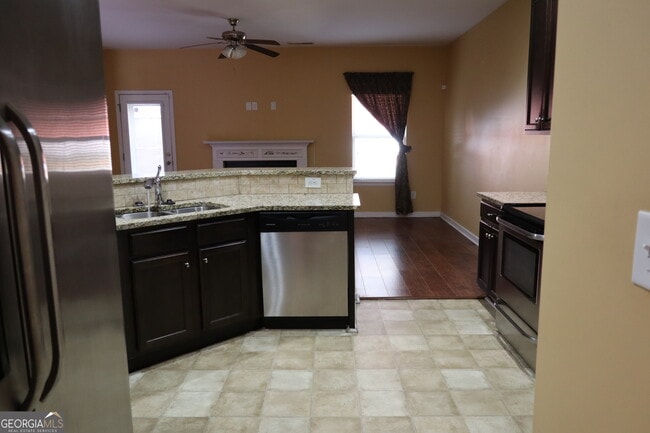 131 Dustin Dr in Stockbridge, GA - Building Photo - Building Photo