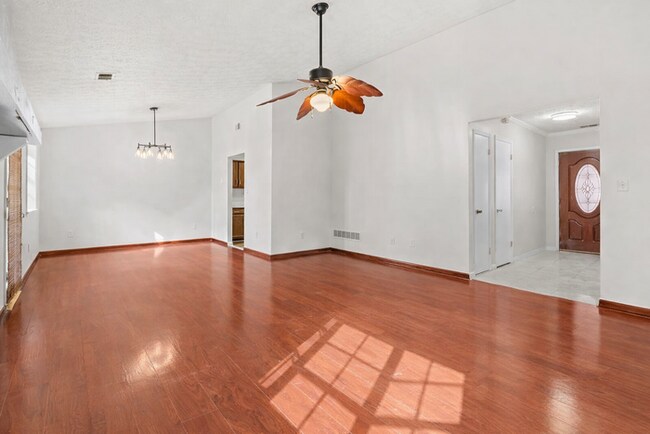 9383 Wood Knoll Ln in Jonesboro, GA - Building Photo - Building Photo