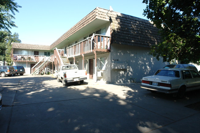 206 N 7th St in Yakima, WA - Foto de edificio - Building Photo