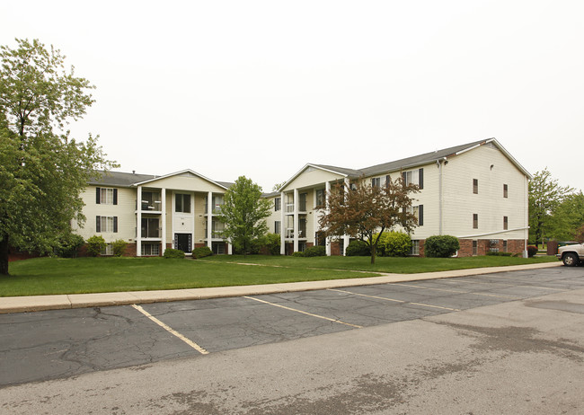 Quail Creek Apartments in Howell, MI - Building Photo - Building Photo