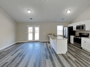 215 Shamrock Way in Newnan, GA - Building Photo - Building Photo