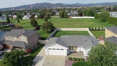 1806 N Salmon River Ln in Spokane Valley, WA - Building Photo - Building Photo