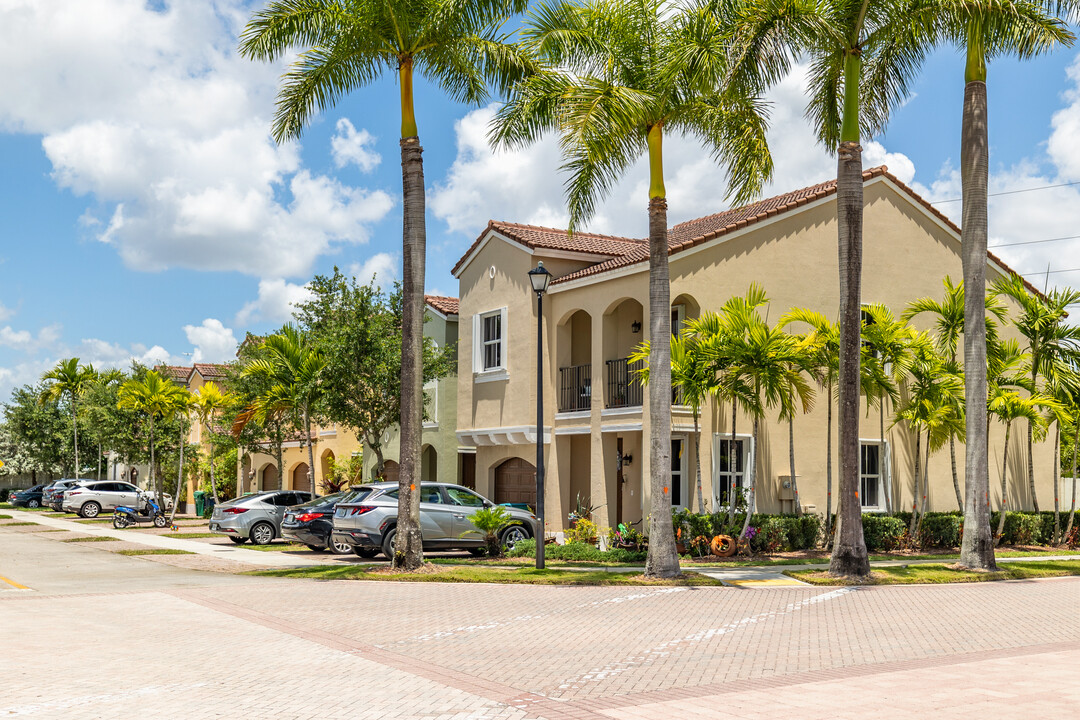 Sorrento in Miami, FL - Building Photo