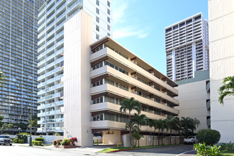 2231 Ala Wai Blvd in Honolulu, HI - Building Photo - Building Photo