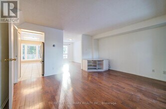 29 Moorehouse Dr in Toronto, ON - Building Photo - Building Photo