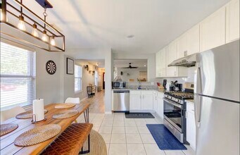 13131 Dawn Hollow Ln in Houston, TX - Building Photo - Building Photo