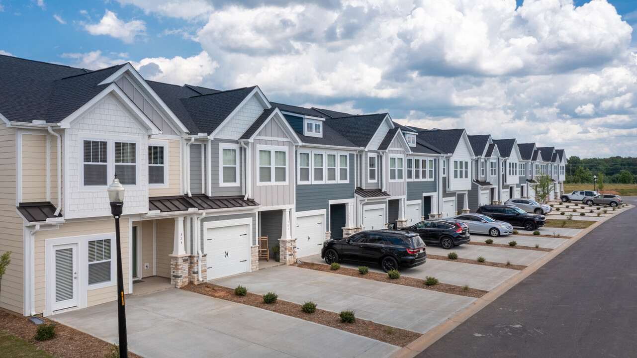 Artisan Living Mills River in Mills River, NC - Building Photo