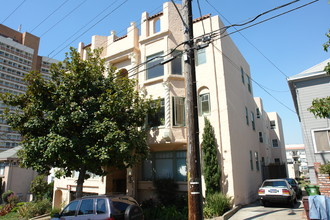 171 Montecito Ave in Oakland, CA - Building Photo - Building Photo