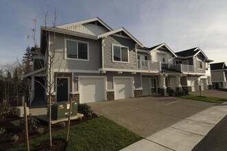 15720 Manor Way in Lynnwood, WA - Building Photo - Building Photo