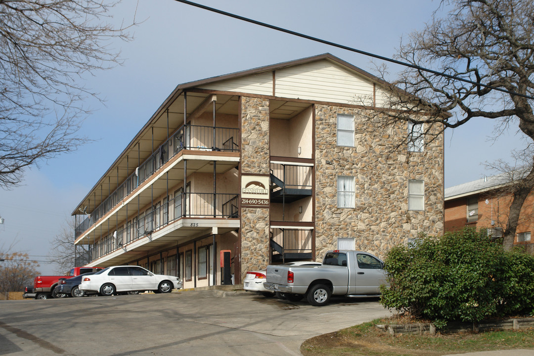 Spanish Hills in Dallas, TX - Building Photo