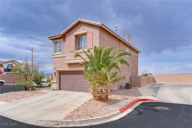 660 Jumbled Sage Ct in Henderson, NV - Building Photo - Building Photo