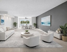 5842 Crystal Shores Dr, Unit 5842 Crystal Shores Drive 205 in Boynton Beach, FL - Foto de edificio - Building Photo