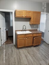 1000 Hagerer St, Unit Lower in Racine, WI - Building Photo - Building Photo