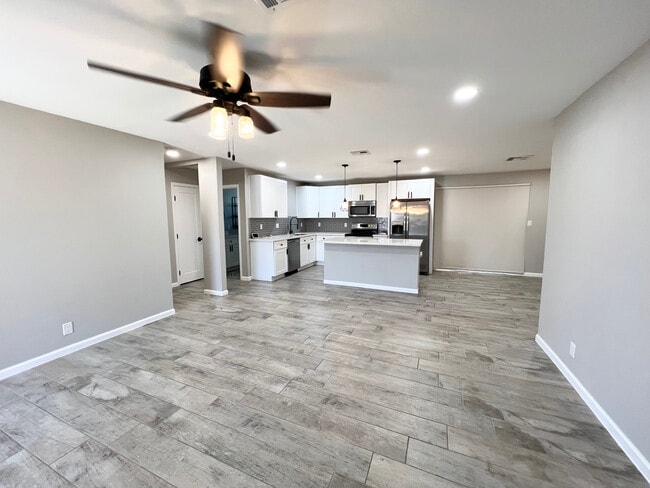 property at 808 W 19th St